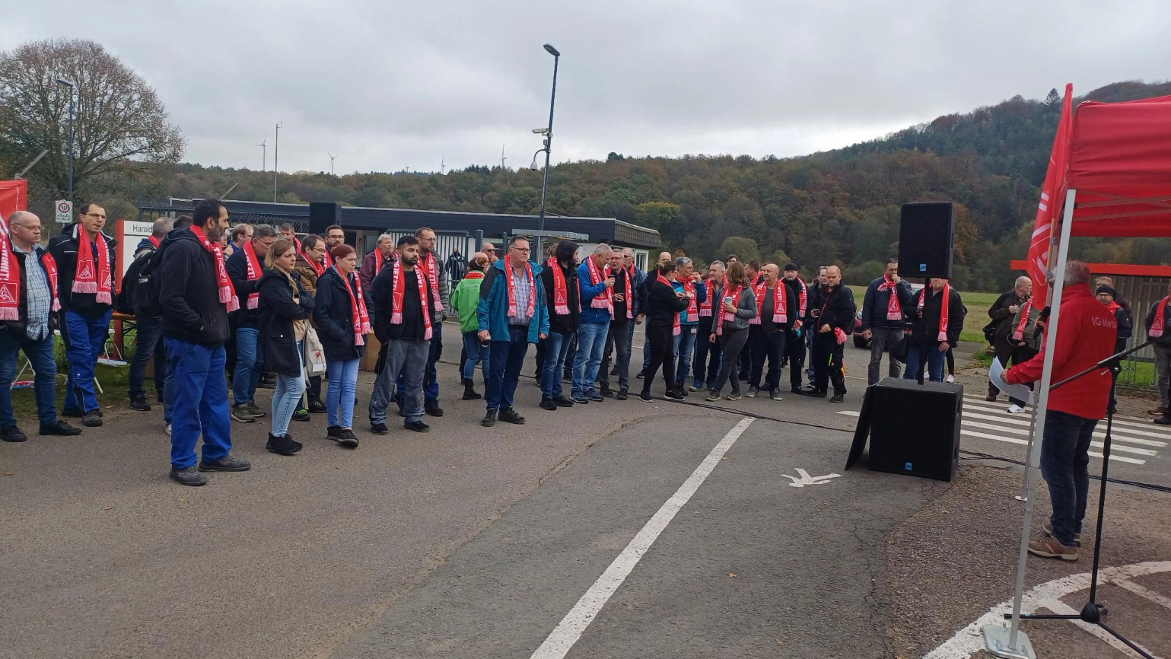 Tarifrunde Metall- und Elektroindustrie - Warnstreikwelle rollt!