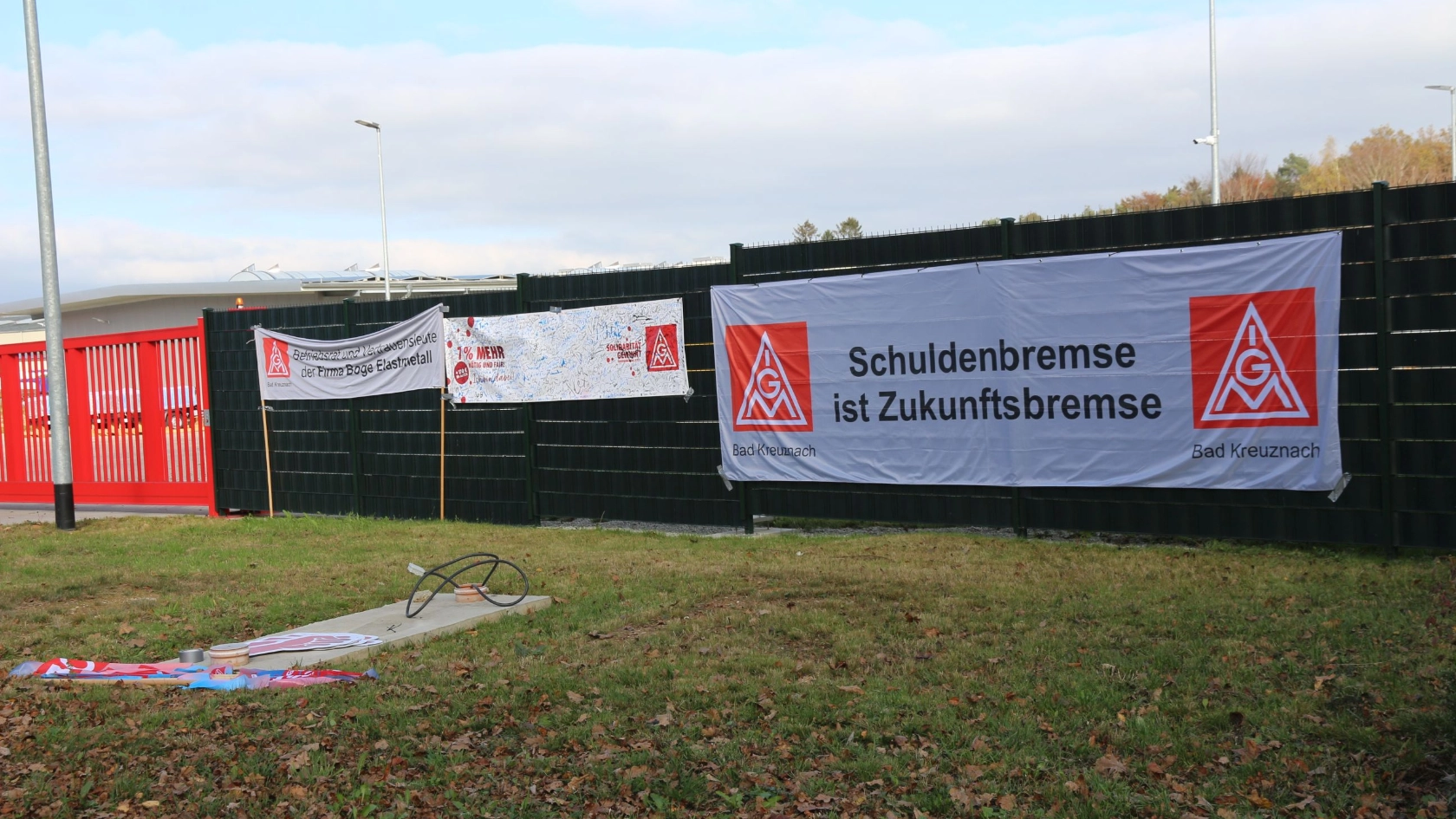 Tarifrunde Metall- und Elektroindustrie - Warnstreikwelle rollt!