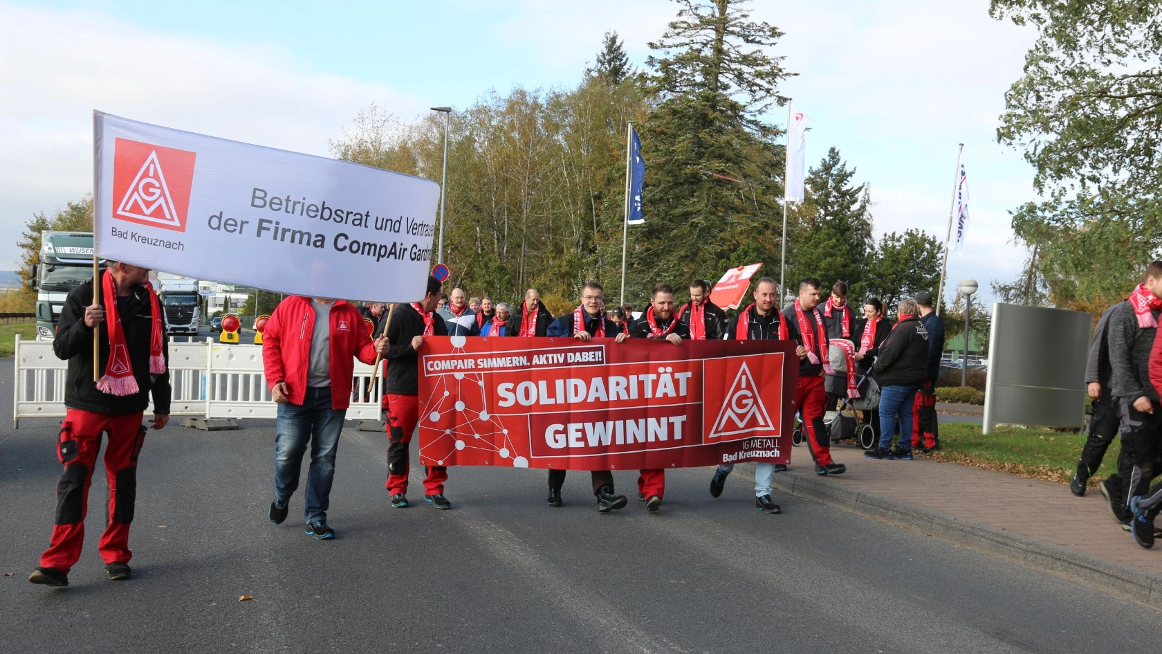 Tarifrunde Metall- und Elektroindustrie - Warnstreikwelle rollt!