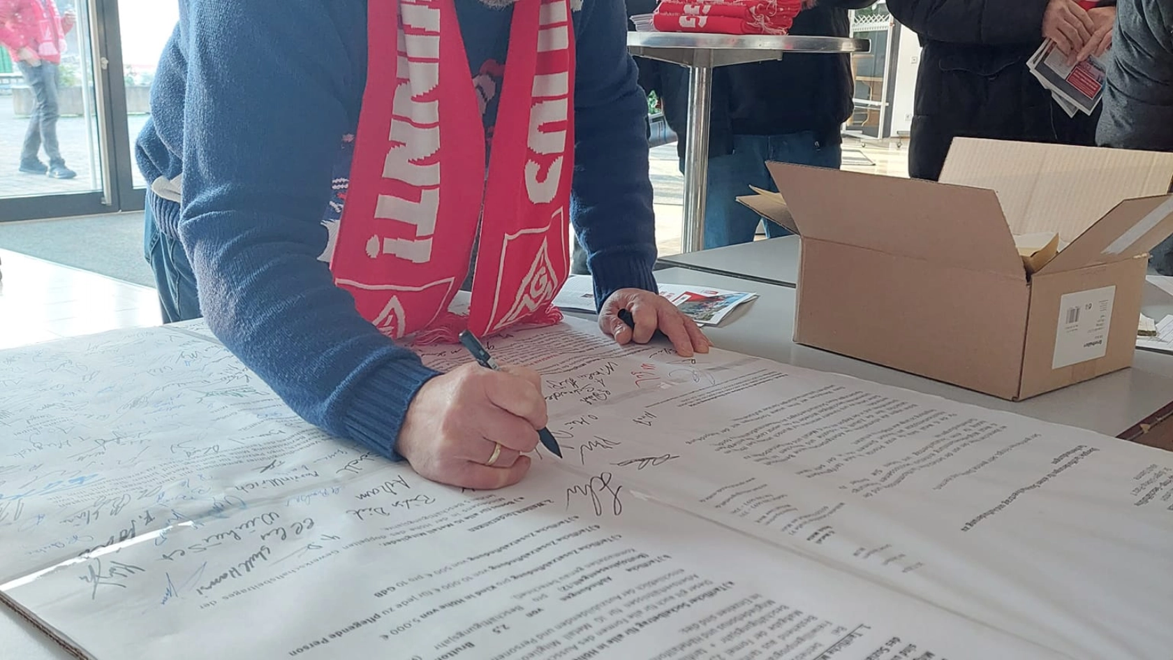 IG Metall Mitglieder fordern Sozialtarifvertrag