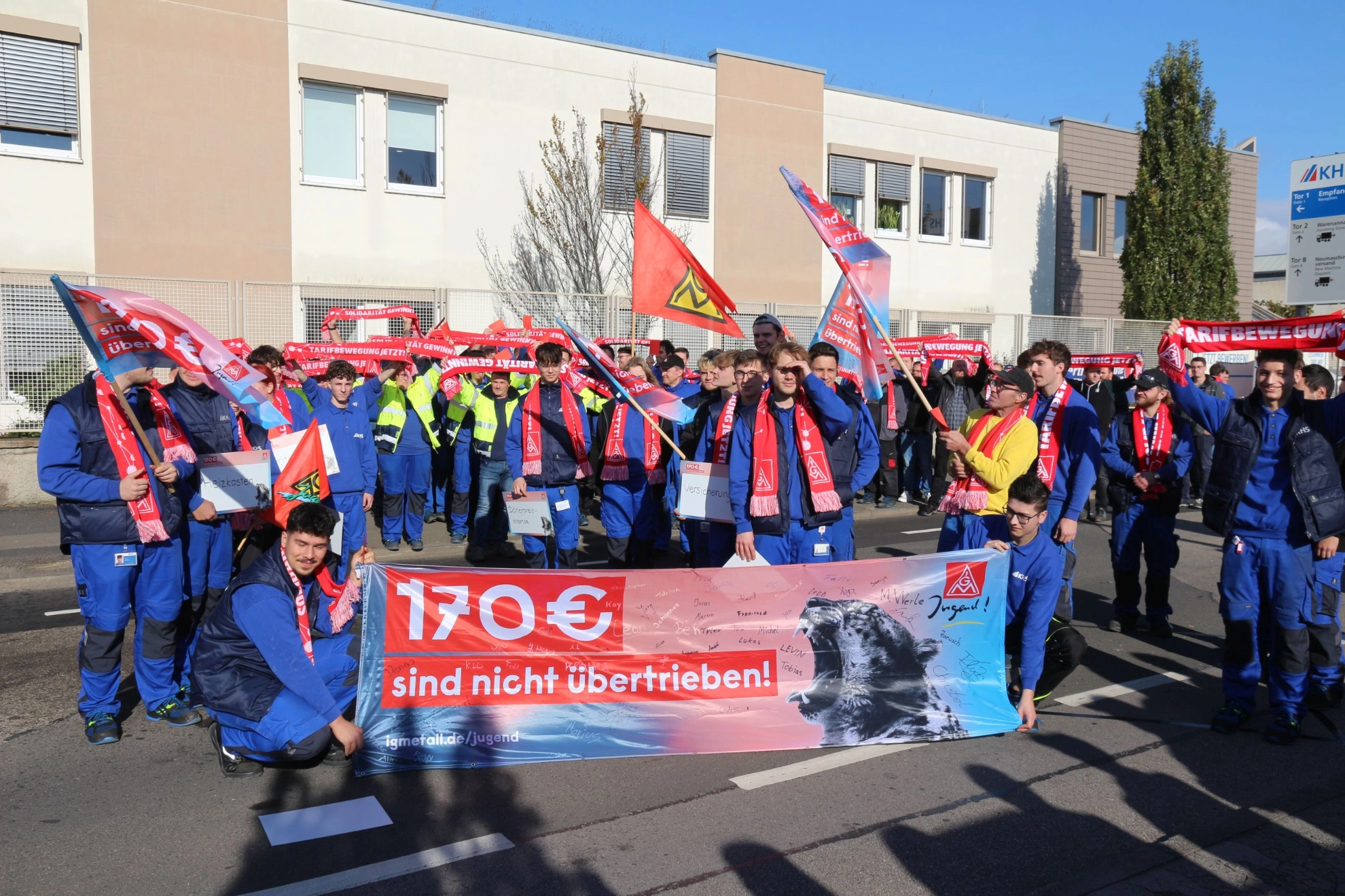 Tarifrunde Metall- und Elektroindustrie - Warnstreikwelle rollt!