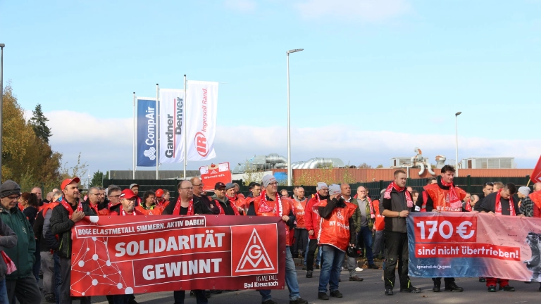 Tarifrunde Metall- und Elektroindustrie - Warnstreikwelle rollt!