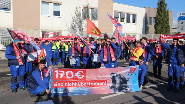 Tarifrunde Metall- und Elektroindustrie - Warnstreikwelle rollt!