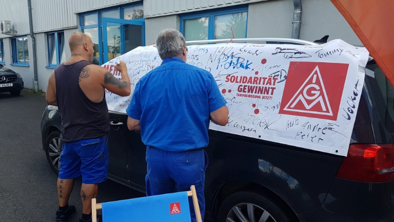 Tarifbewegung Metall- und Elektroindustrie 2024 - Postkartenaktion
